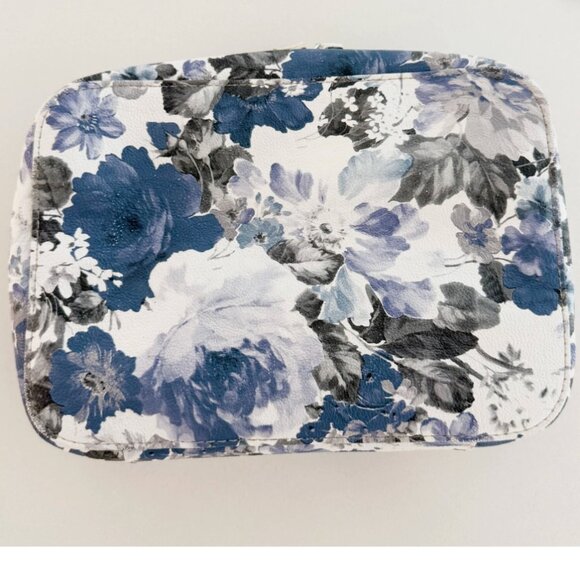 Trish McEvoy Power of Makeup L Makeup Planner Blue Floral 6.5" L x 3.25" W x 9" - Picture 1 of 11
